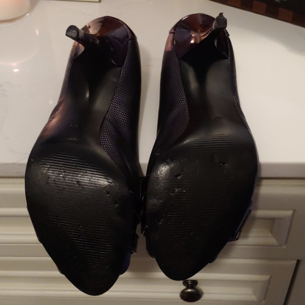 Shoes - Picture 4 of 8